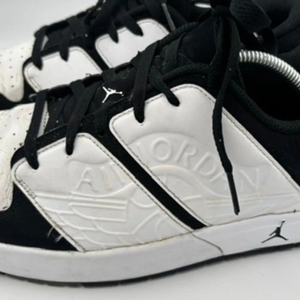 Nike Jordan Nu Retro 1 Low Mens Sz 11 Black White Wings Logo Basketball Sneaker